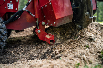 KC220 Stump Grinder - The KC220 features offset, out-front operation to provide excellent visibility for the operator. 