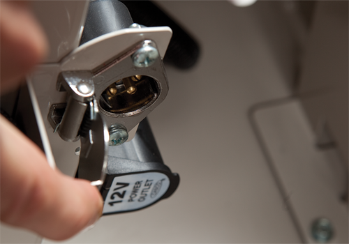 Twelve-Volt Outlets, Rear